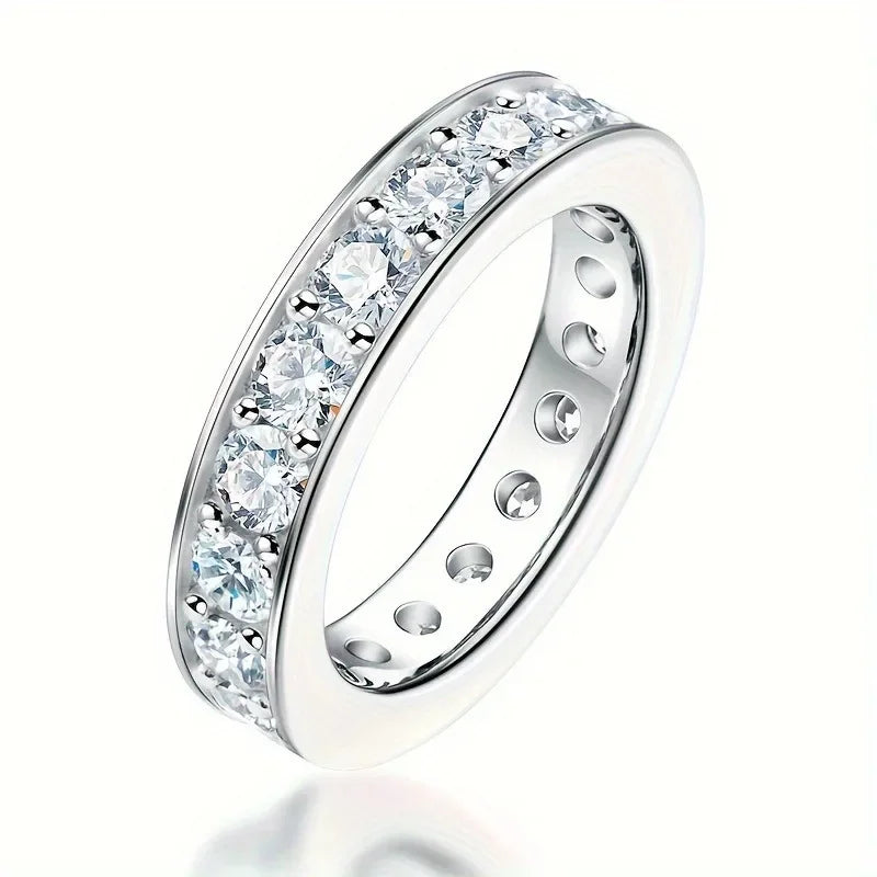 Sterling Silver Golden Plated Classic Ring with Single-Row Inlaid Colorless High-Quality Moissanite Stone