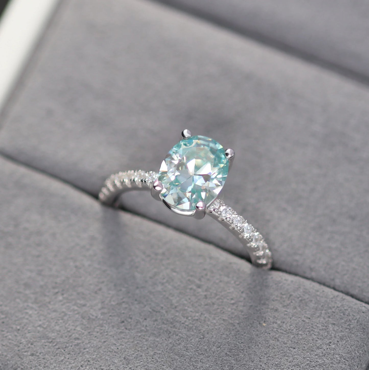 2Ct Oval Cut Moissanite Ring for Women Mint Green Stone, S925 Silver Rings, Showing An Elegant Temperament Perfectly.