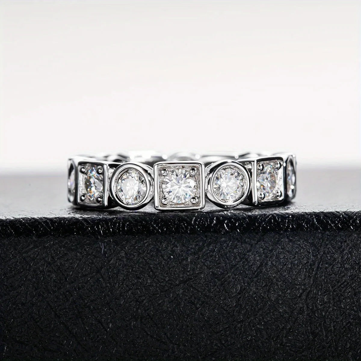 Classic Unisex Moissanite Ring,  Interlaced Square and Round Designs, S925 Silver Hypoallergenic