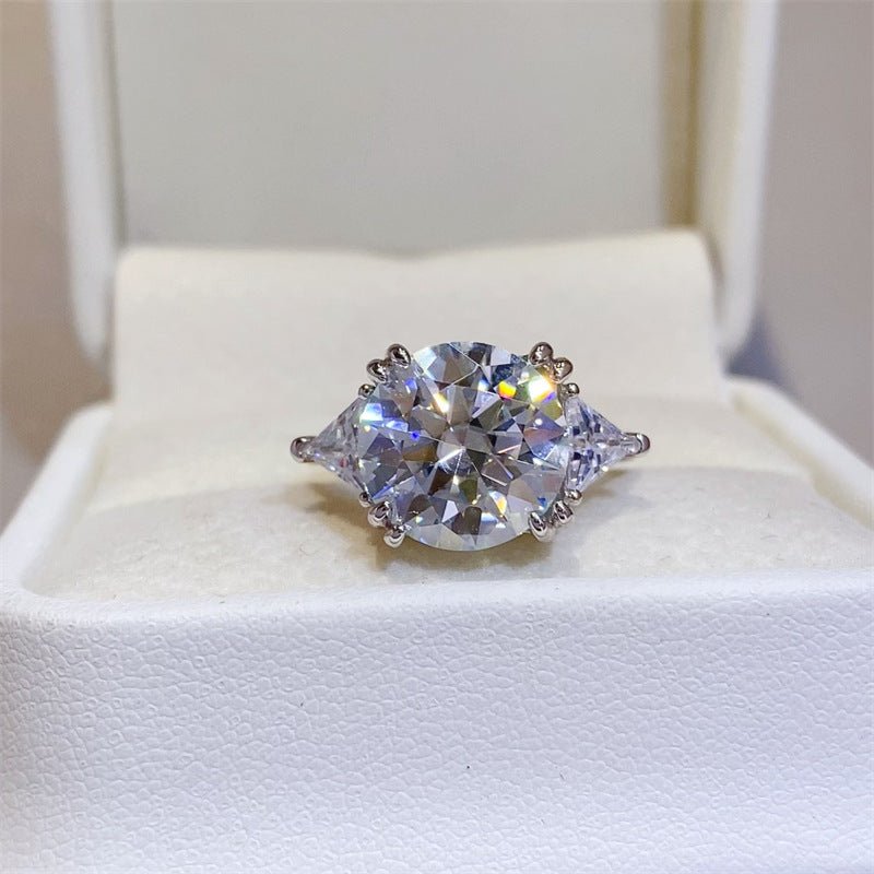 VVS Moissanite Ring for Women, 2 Carat Round Three-Stone Engagement Ring, 5 Carat Option – view 1