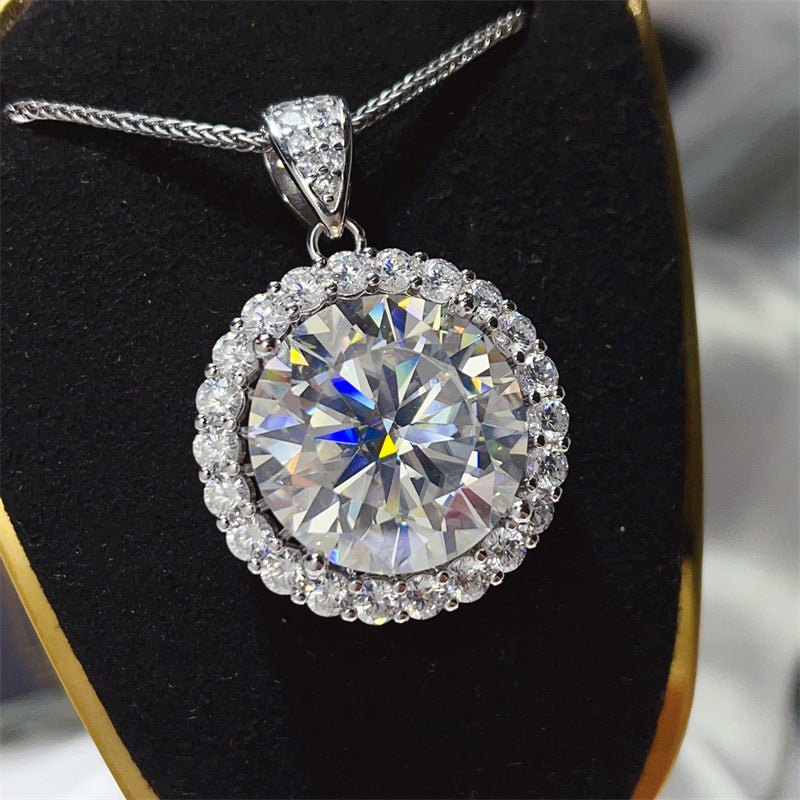 Large Round Halo Moissanite Pendant Necklace for Women, 20 Carat Look Statement Chain – view 2