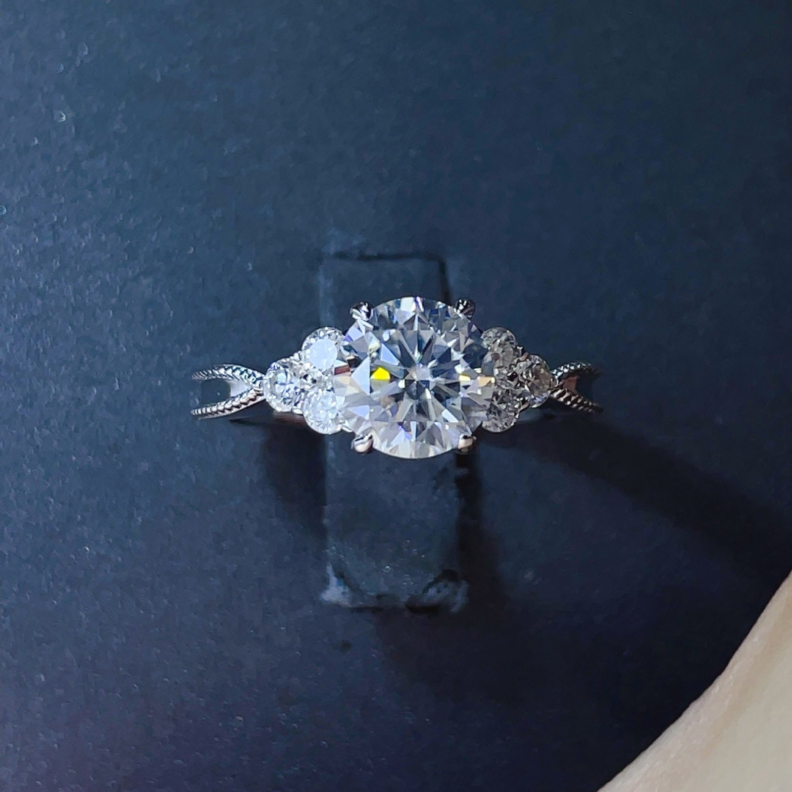 European And American Inspired Geometric Ring For Women – view 2