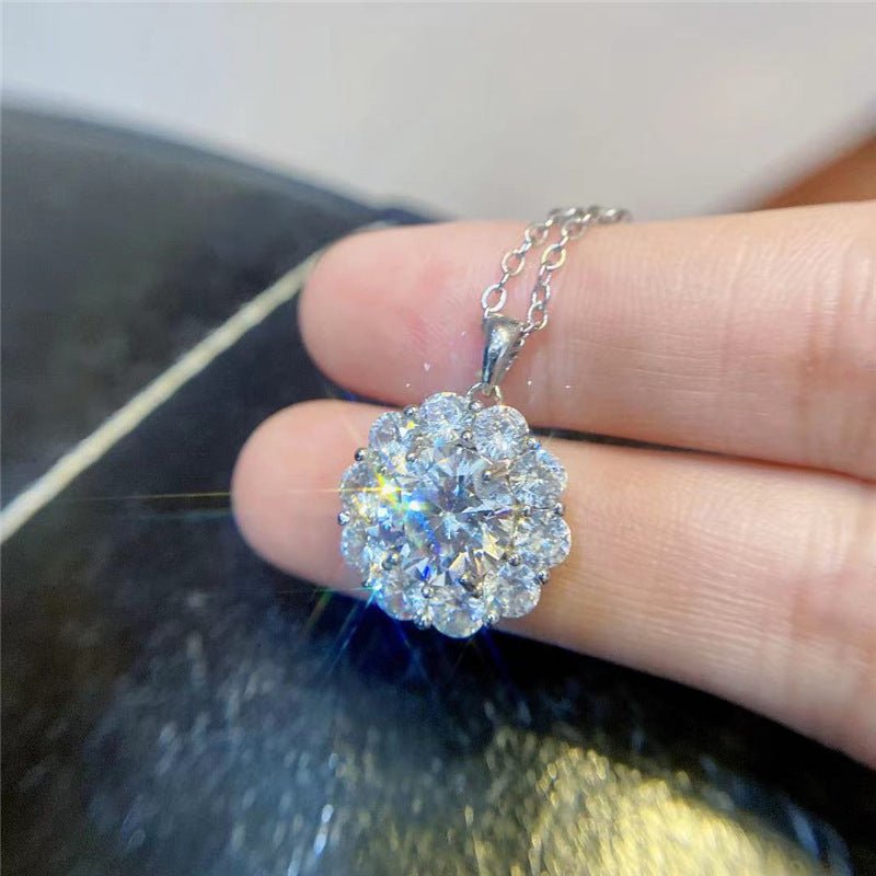 Minimalist Fashion Design Pendant Necklace For Women And Men – view 2
