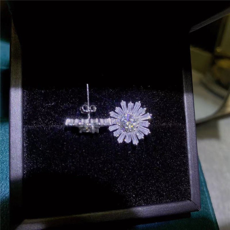 S925 Daisy Moissanite Stud Earrings with 18K Gold Plating – view 3