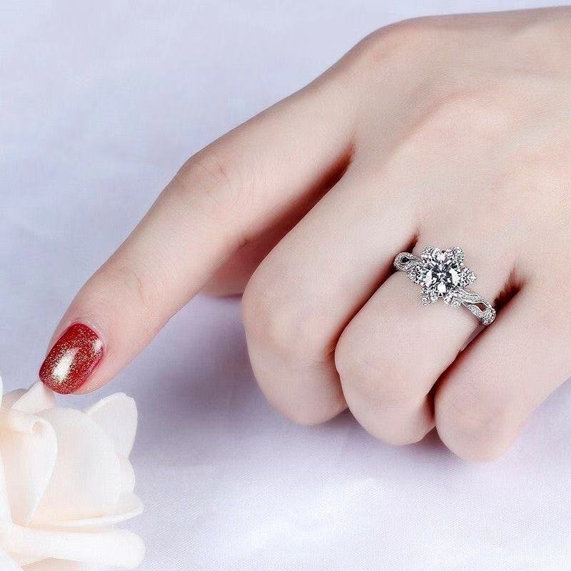 Vintage Floral Lace Moissanite Halo Ring for Women – view 3