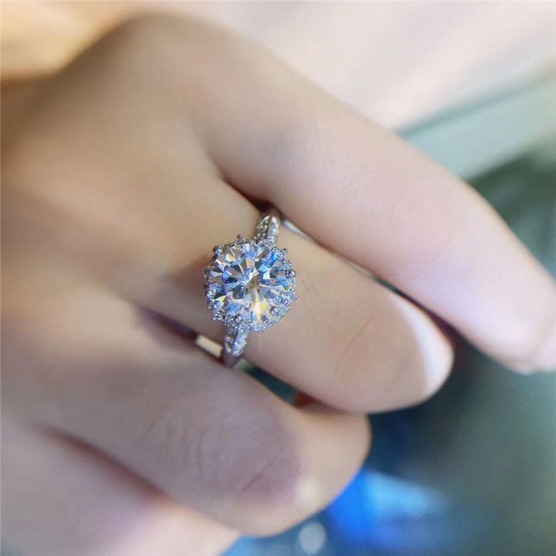 VVS1 Moissanite Ring in 925 Silver, Polished Claw-Set Engagement Style – view 4
