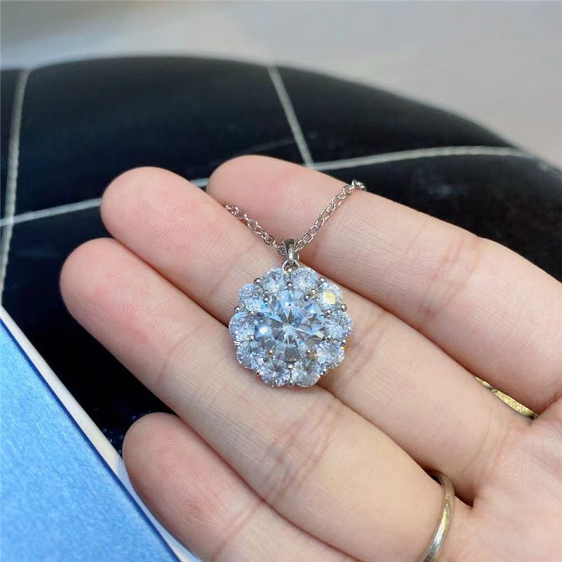 Minimalist Fashion Design Pendant Necklace For Women And Men – view 4