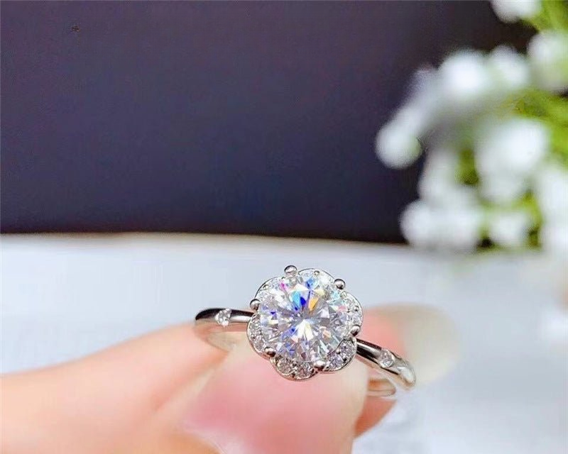 Minimalist Floral Moissanite Ring For Women And Men