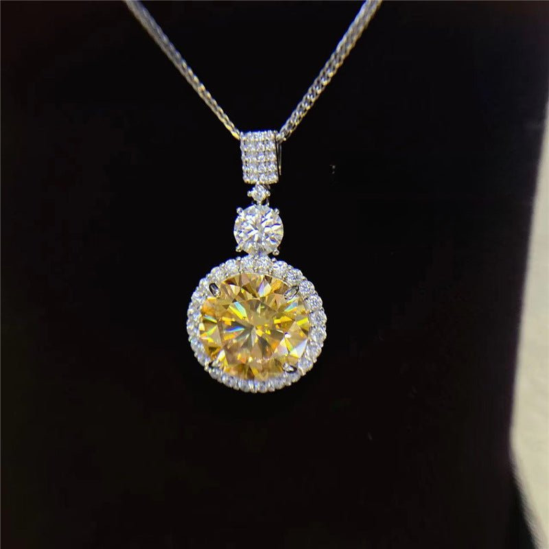 PT950 VVS Moissanite Round Halo Pendant Necklace, Sparkling Gift Jewelry